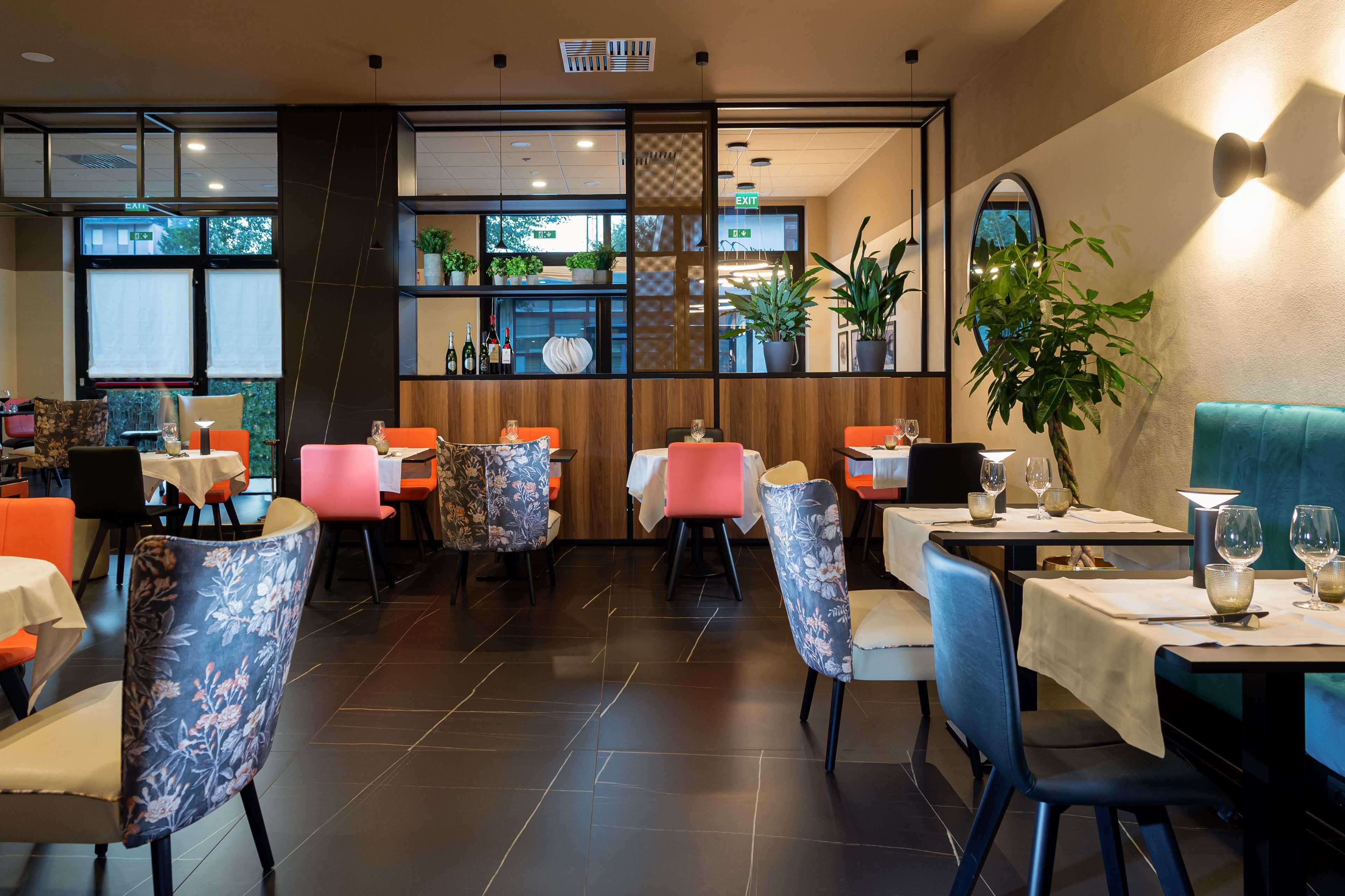 Hotel Doubletree By Hilton Brescia Esterno foto