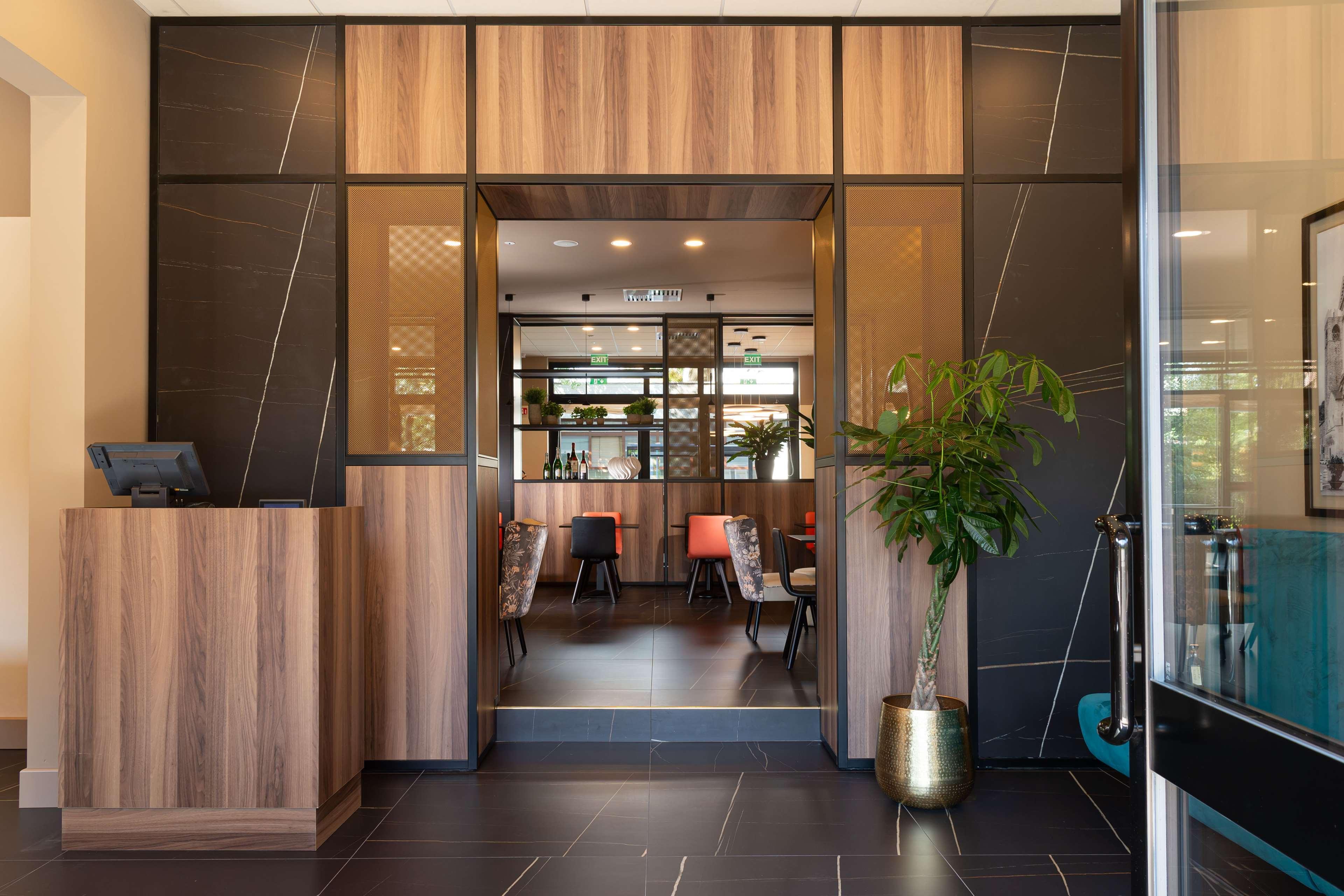 Hotel Doubletree By Hilton Brescia Esterno foto
