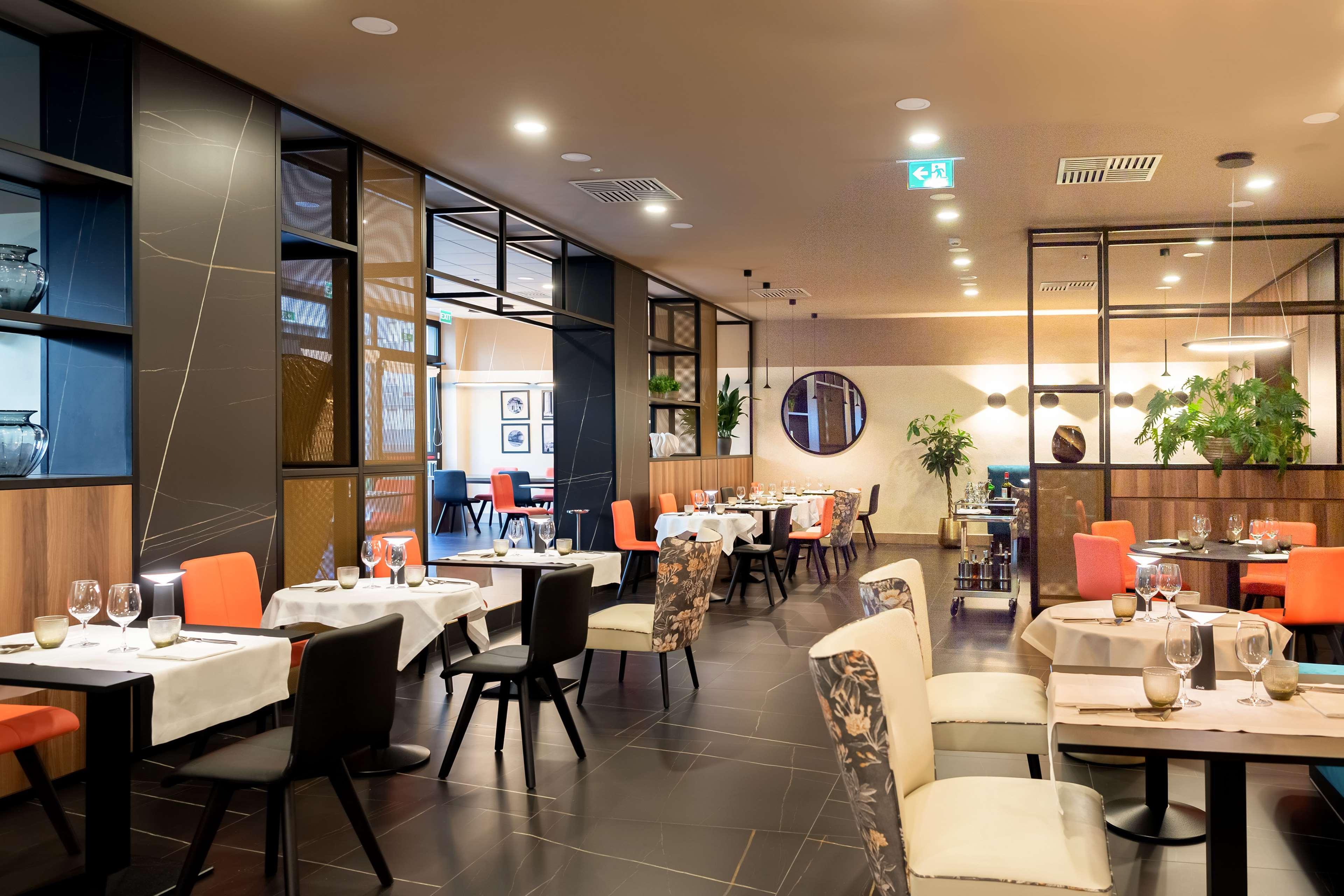 Hotel Doubletree By Hilton Brescia Esterno foto