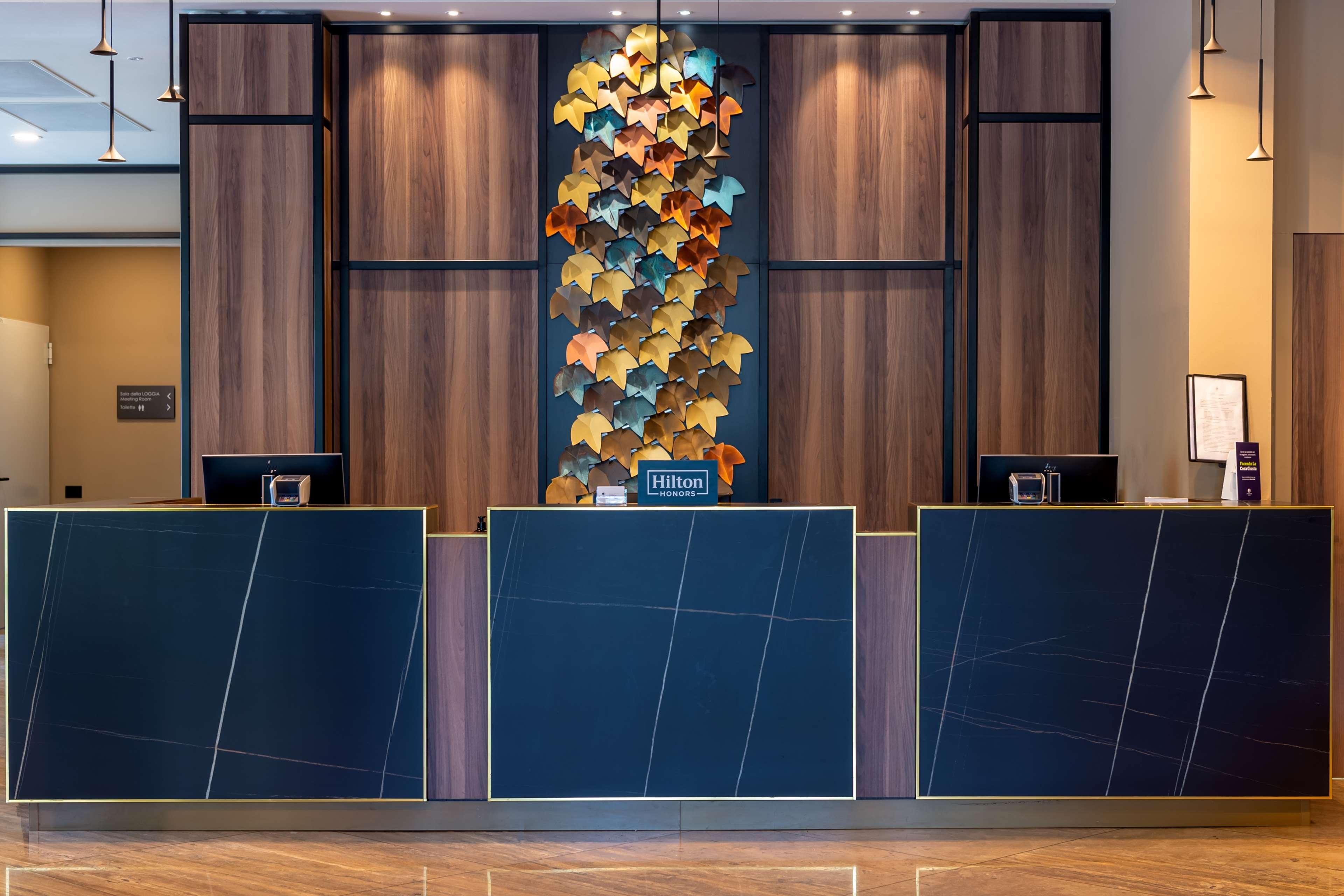 Hotel Doubletree By Hilton Brescia Esterno foto