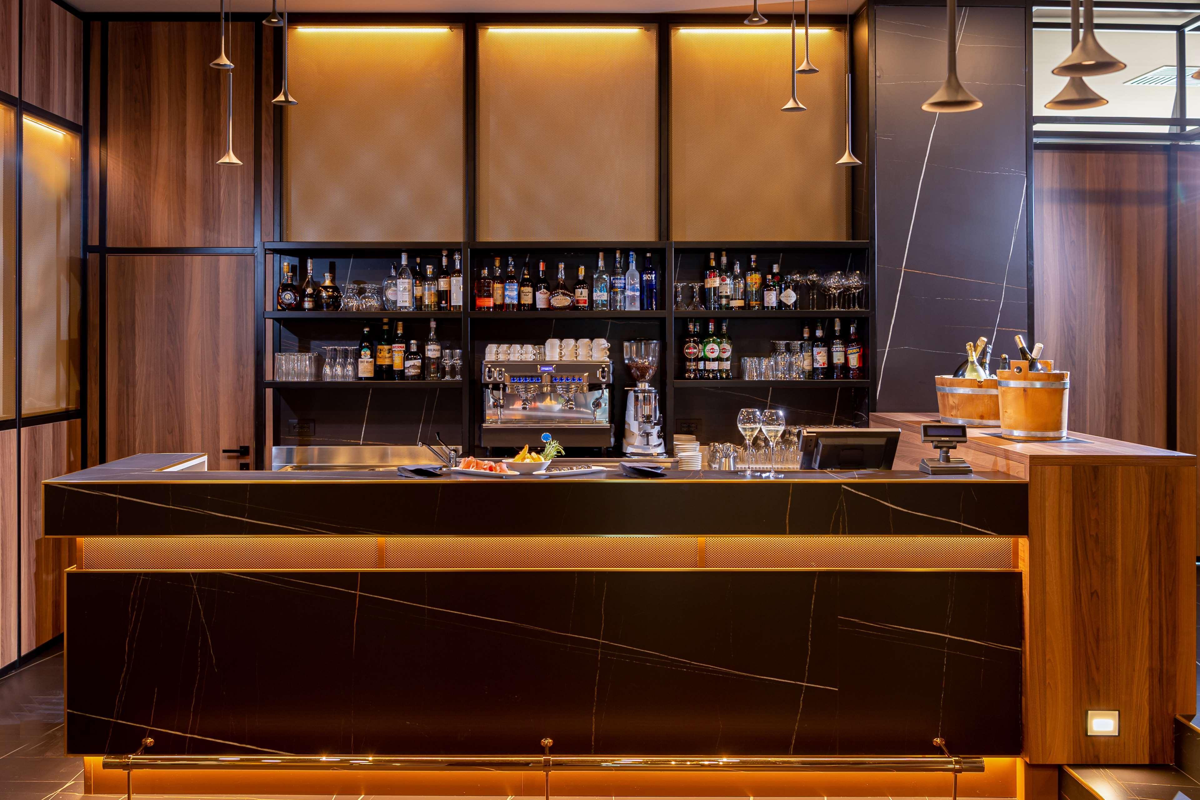 Hotel Doubletree By Hilton Brescia Esterno foto