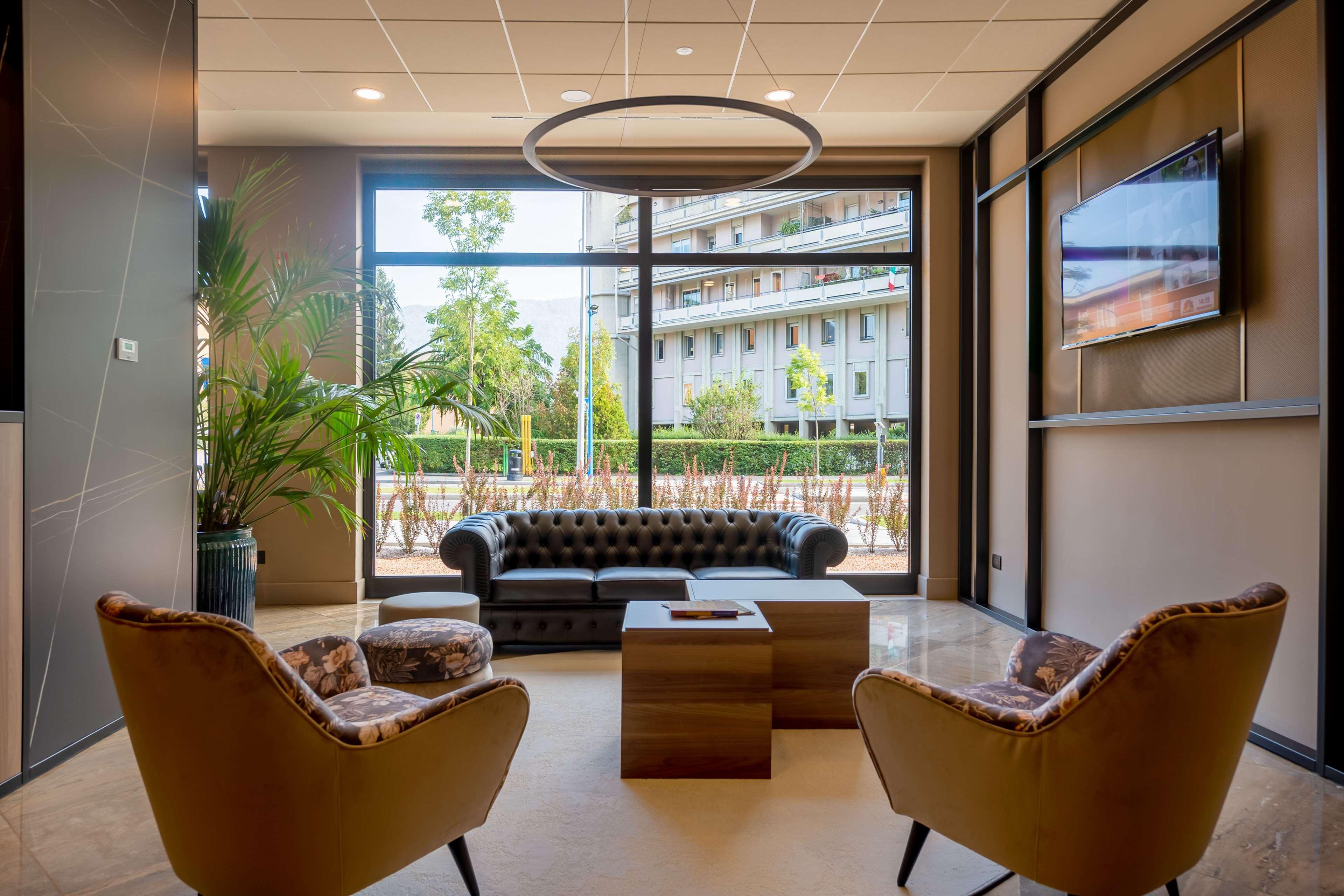 Hotel Doubletree By Hilton Brescia Esterno foto