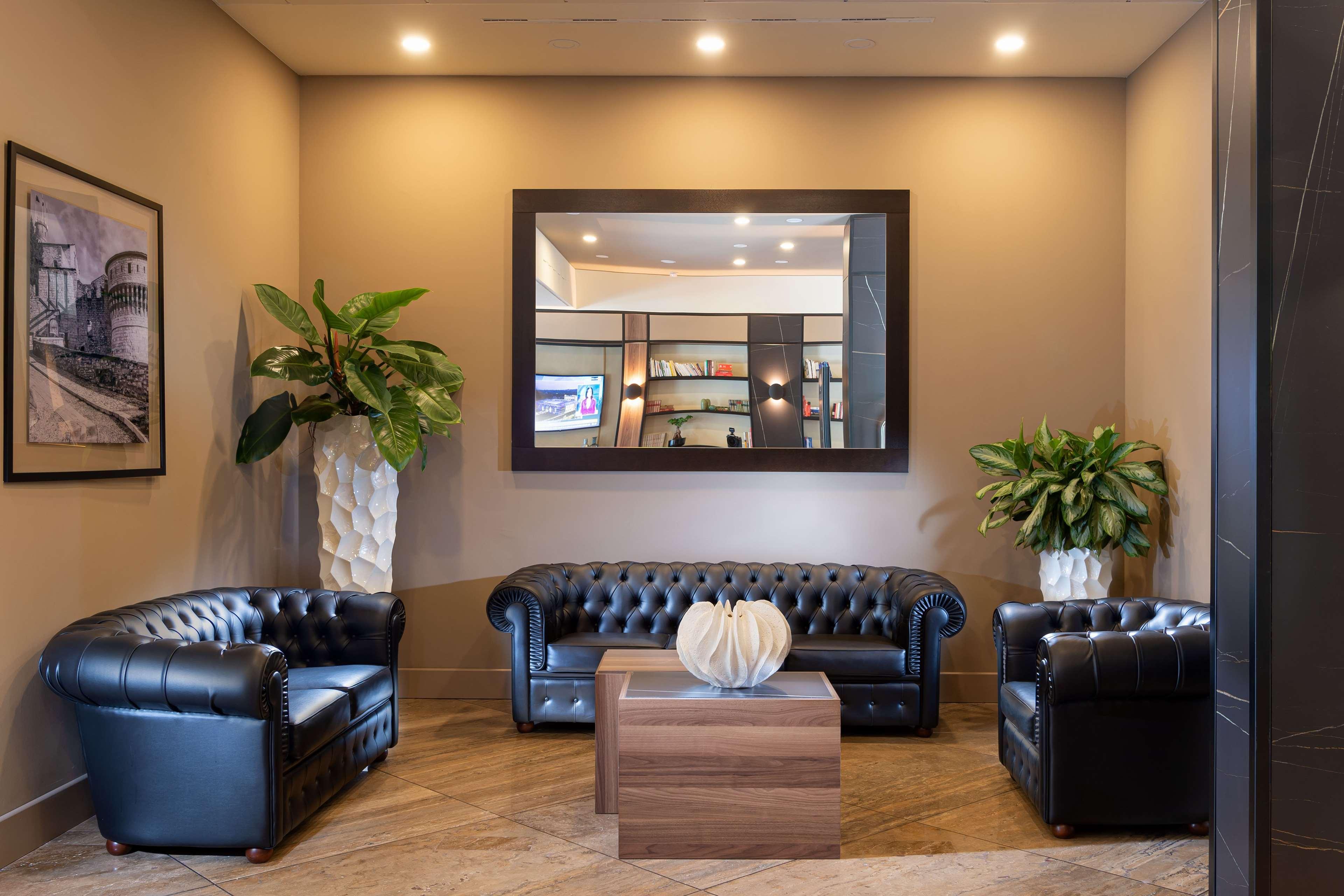 Hotel Doubletree By Hilton Brescia Esterno foto