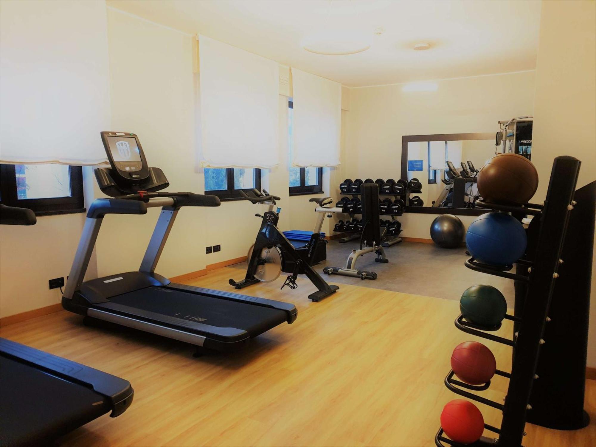 Hotel Doubletree By Hilton Brescia Esterno foto