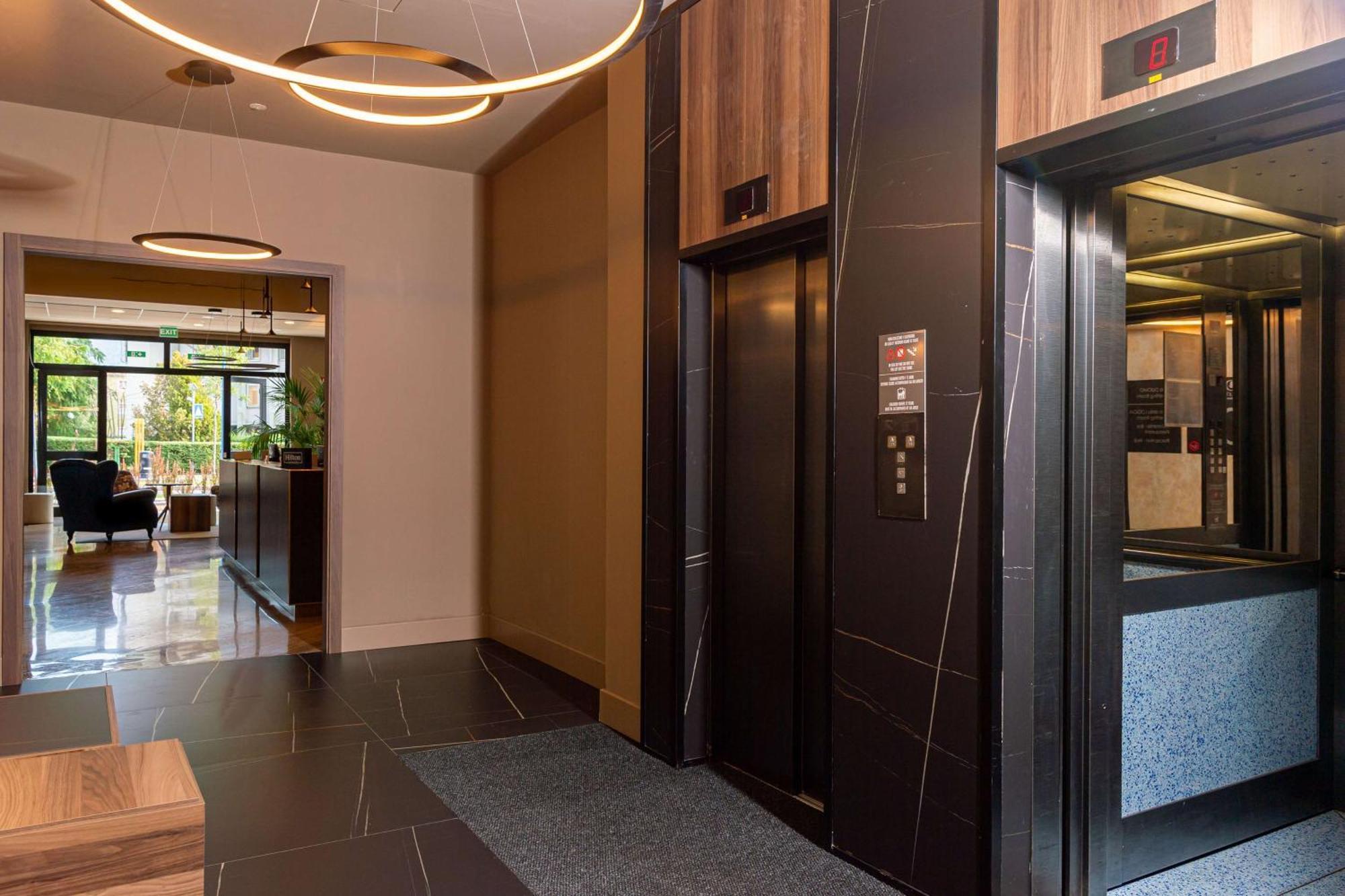 Hotel Doubletree By Hilton Brescia Esterno foto